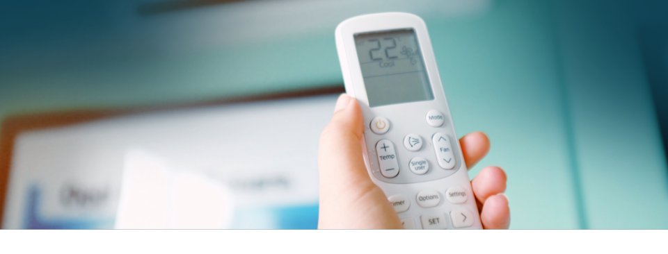 Télécommande de climatisation réglée à 22 °C